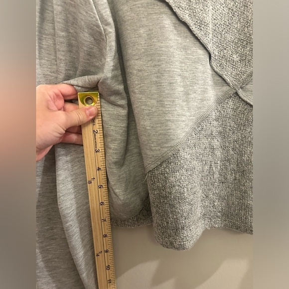 Fitz + Eddi Long Sleeve Crop Top Women’s Large Grey - Picture 8 of 8